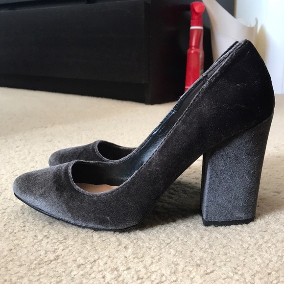 grey velvet pumps
